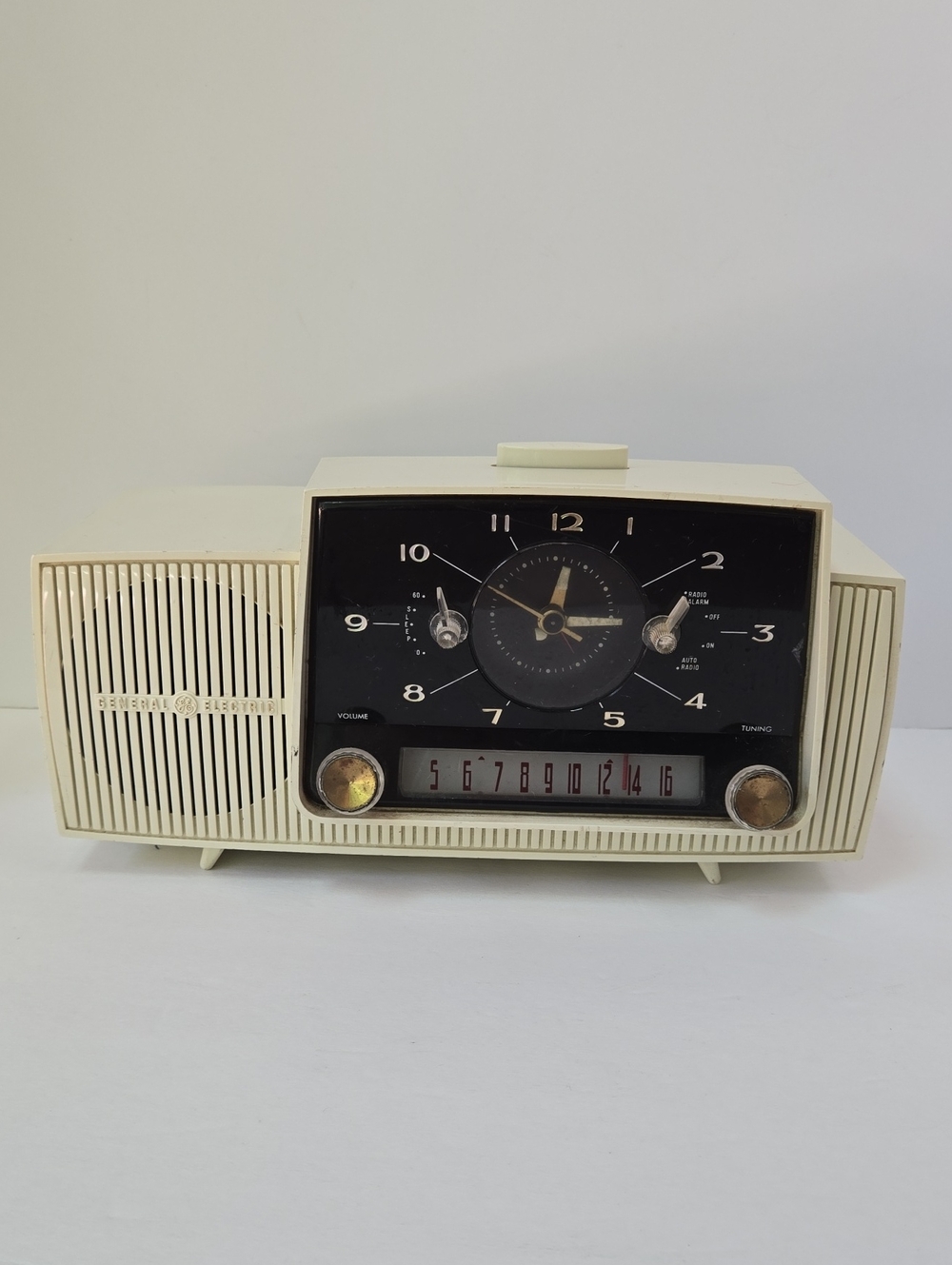 Vintage Atomic Age General Electric Clock Alarm Radio Working